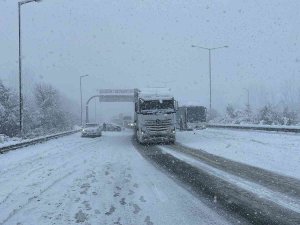 Düzce-zonguldak Yolunda Yoğun Kar Yağışı