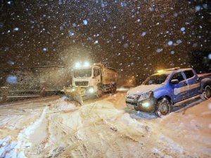 Pamukkale’de Kar Mesaisi Devam Ediyor