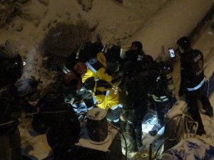 Girdikleri Boruda Zehirlenen İkinci İşçi De Sağ Çıkartıldı