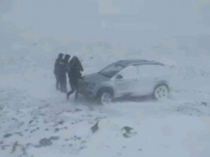 Diyarbakır-siverek Yolu Ulaşıma Kapatıldı