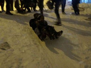 Yozgat’ta Tepsiyle Kayak, Çılgınca Eğlence