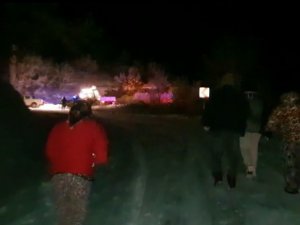 Karda Mahsur Kalan 15 Kişi Kurtarıldı