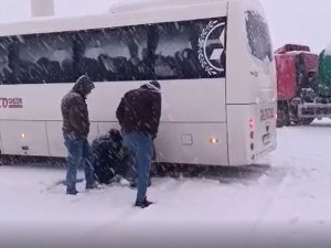Gönen’de Kar Yağışı Etkisini Gösterdi