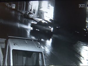 Hamallık Yaparak Biriktirdiği Parayla Aldığı Arabası Çalındı