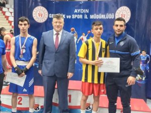 Vanlı Boksörler Madalyalarla Döndü