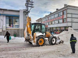 Mihalıççık Yollarında Çalışmalar Sürüyor