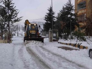Kilis’te Kar İle Mücadele Devam Ediyor