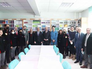 Ato’dan Hamisi Olduğu Gazi Mesleki Ve Teknik Anadolu Lisesi Kütüphanesi’ne Ziyaret