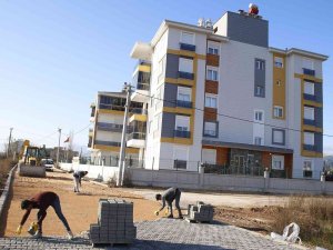 Döşemealtı’nda Kaldırım Çalışması