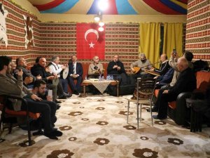 Unutulmaya Yüz Tutan Asırlık Geleneği Yaşatıyorlar