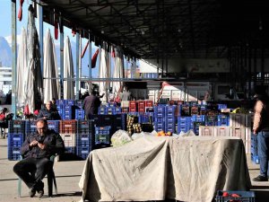 Dondurucu Soğuklar Sebebiyle Antalya Haline Gelen Ürün Yüzde 50 Azaldı