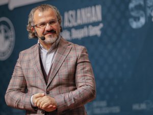 Eğitimci Yazar Sıtkı Aslanhan Sivaslılar İle Buluştu