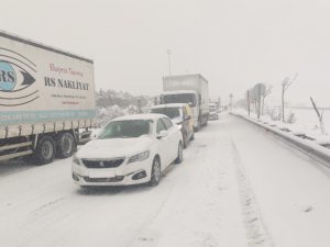 Süpürgelik’te Trafik Akışına Kar Engeli