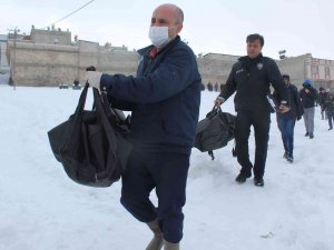 Yangında Dumandan Etkilenen 2 Kardeş Öldü