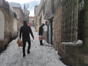 Soğuk Kış Günlerinde Yaşlılara Yürekleri Isıtan Destek