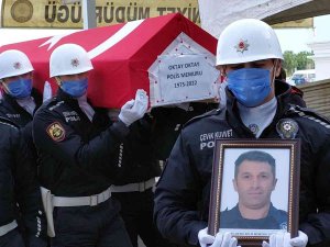 47 Yaşında Kansere Yenik Düşen Polis İçin Tören Düzenlendi