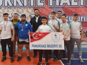 Pamukkale Belediyespor Haltercileri Türkiye Şampiyonasında Derece Peşinde