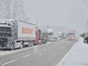 Samsun Karayolu Tır Geçişine Kapatıldı