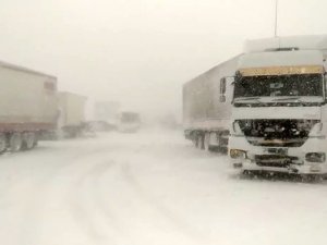 Kuzey Marmara Otoyolunda Yaklaşık 30 Araç Birbirine Girdi