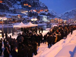 Amasyalılar Kar Yağışını Konserle Kutladı