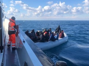 İ̇zmir Açıklarında 28 Düzensiz Göçmen Kurtarıldı