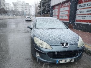 Antalya Kent Merkezine 29 Yıl Sonra Kar Yağdı