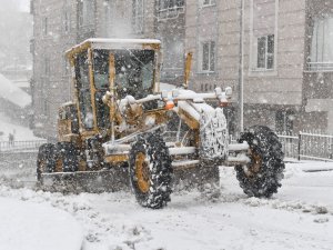 Kar Erzurum’da Hayatı Felç Etti, Bin 186 Mahallenin 700’üne Ulaşım Sağlanamıyor