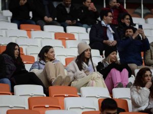 Adana Demirspor’da Kadın Taraftar Sayısı Artıyor