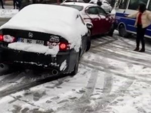 Bursa’da Yollar Buz Pistine Döndü, Kazalar Kaçınılmaz Oldu