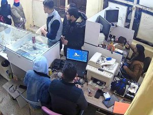 Silahlı Soygun Girişimi Kamerada