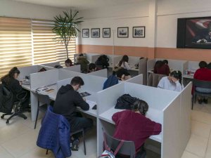 Öğrenci Çalışma Merkezinde Çay, Kahve Ve İnternet Ücretsiz