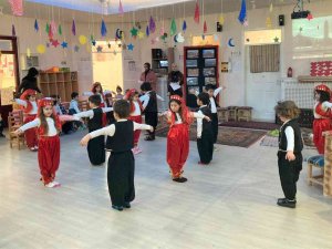 Minik Öğrenciler Gelenek Ve Görenekleri Yaşayarak Öğreniyor