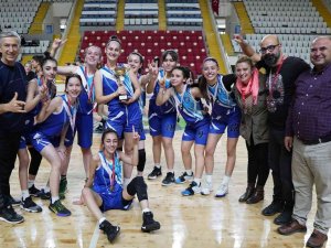 Turgutlu Lisesinin Perileri Adını Yarı Finale Yazdırdı