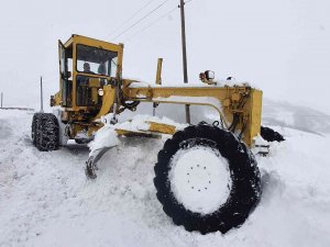 Gümüşhane’nin Zorlu Coğrafyasında Karla Mücadele Çalışmaları Devam Ediyor