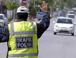 Rize'de trafik hatalı sürücülere ceza yağdırdı
