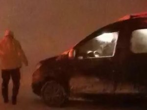Elazığ’da Mahsur Kalan Vatandaşların İmdadına Polis Ekipleri Yetişti