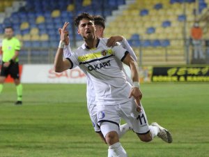 Menemenspor’un Gol Yükünü Ahmet Sagat Çekiyor