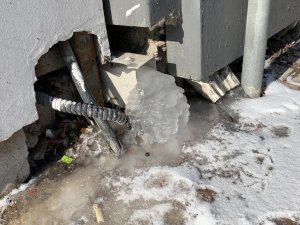 Eskişehir’de Çatı Suyu Tahliye Boruları Dondu
