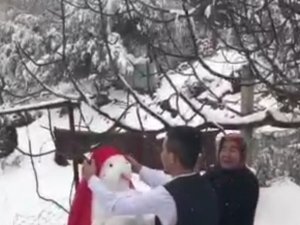 Kahramanmaraş’ta Kardan Gelin Yaptılar