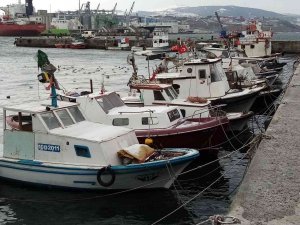 Bandırma’da Fırtına Etkili Oluyor