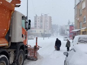 Bu İlçeye 4 Yıl Aradan Sonra İlk Defa Bu Kadar Kar Yağdı