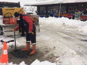 Düzce’de Kar Mesaisi Aralıksız Devam Ediyor