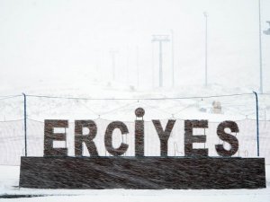 Erciyes’te Kar Kalınlığı 1.50 Metreye Ulaştı