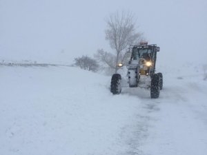 Ekipler Ulaşıma Kapalı Köye Ulaşınca Vatandaş Kime Teşekkür Edeceğini Bilmedi