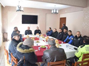 Tarsus Emniyet Müdürü Ebubekir Fil Muhtarlarla Bir Araya Geldi