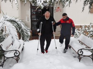 Karda Mahsur Kalan Hastanın İmdadına Yalova Belediyesi Yetişti