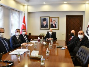 Vali Dağlı: "Kış Lastiği Kullanılması Hayati Önem Taşıyor"