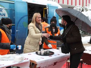Merkezefendi’de Soğuk Havada Çorba İkramı