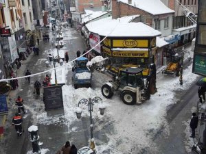 Çorum’da Karla Mücadele Çalışmaları Sürüyor