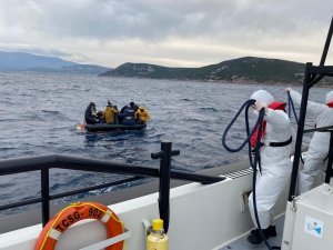 Can Salında Ölüme İtilen Göçmenleri Sahil Güvenlik Kurtardı